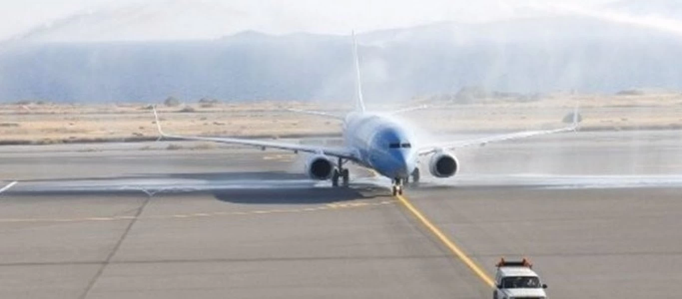 Κέρκυρα: Υποδοχή με αψίδες νερού για την πρώτη πτήση από τη Μεγάλη Βρετανία